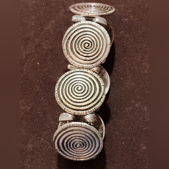 Tri-Colored Bracelet - Picture 4 of 5